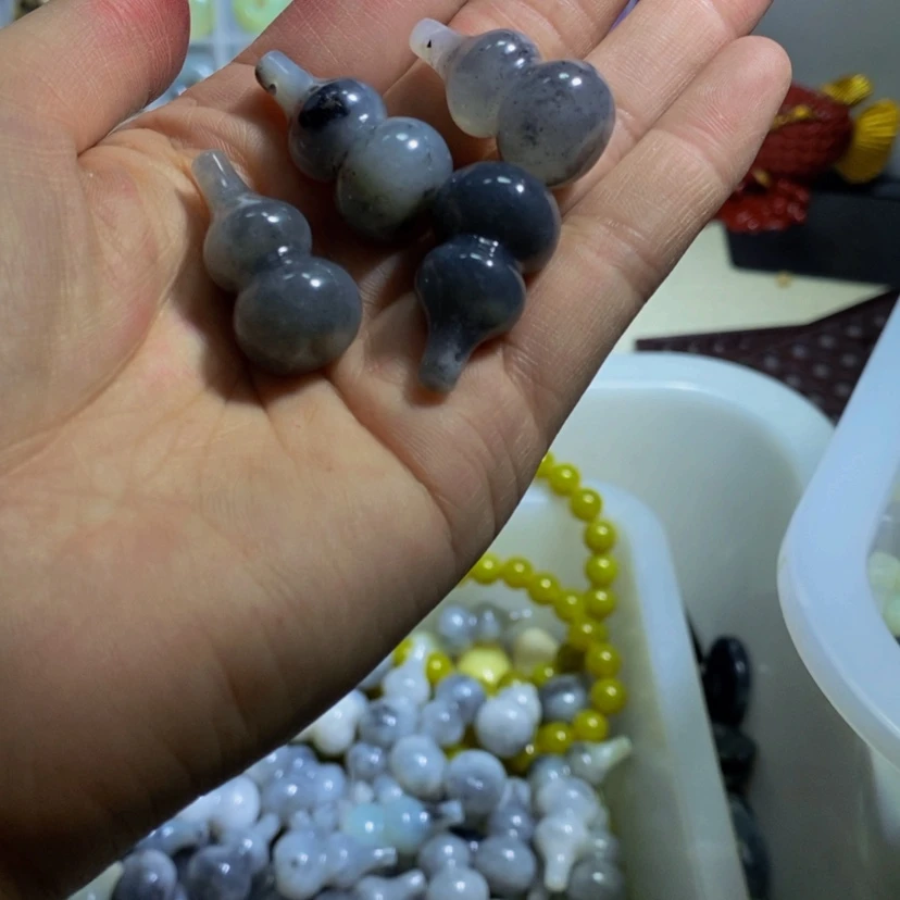 【闪购商品】蛇纹石玉散珠未镶嵌50