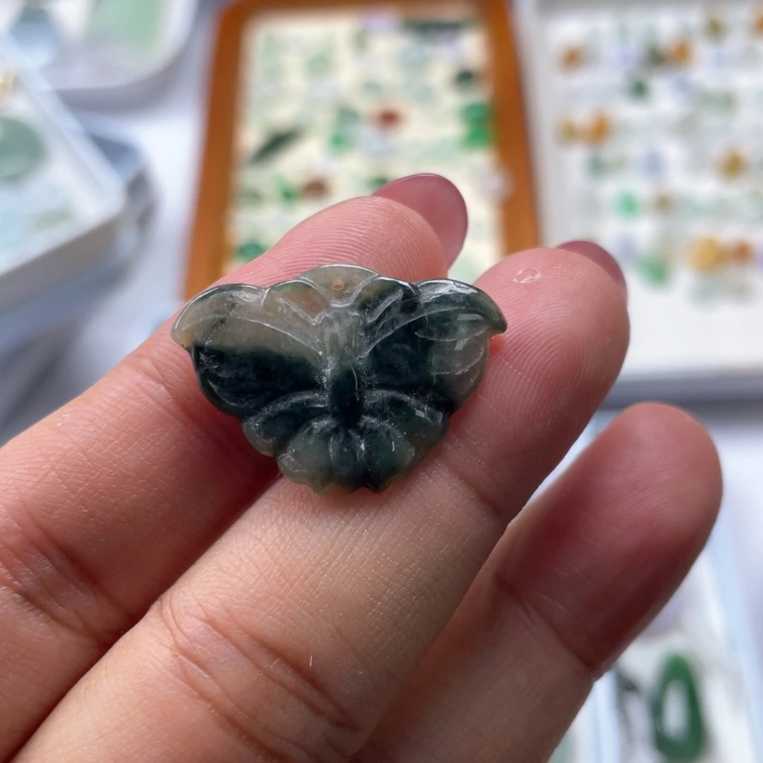 翡翠未镶嵌颈饰67895668