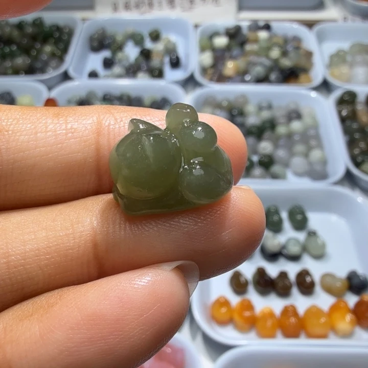 和田玉未镶嵌珠宝半成品