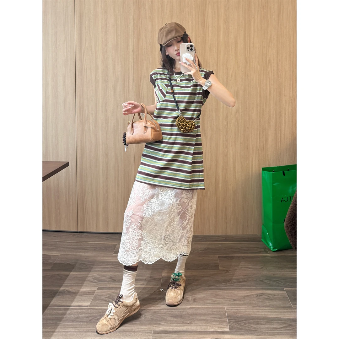 谢荞荞「加里曼巡游」圆领条纹宽松显瘦连衣裙钩花网纱裙两件套装