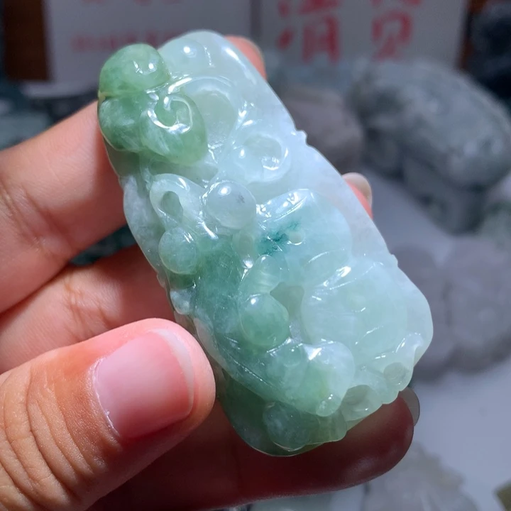 翡翠未镶嵌颈饰保真天然A货翡翠