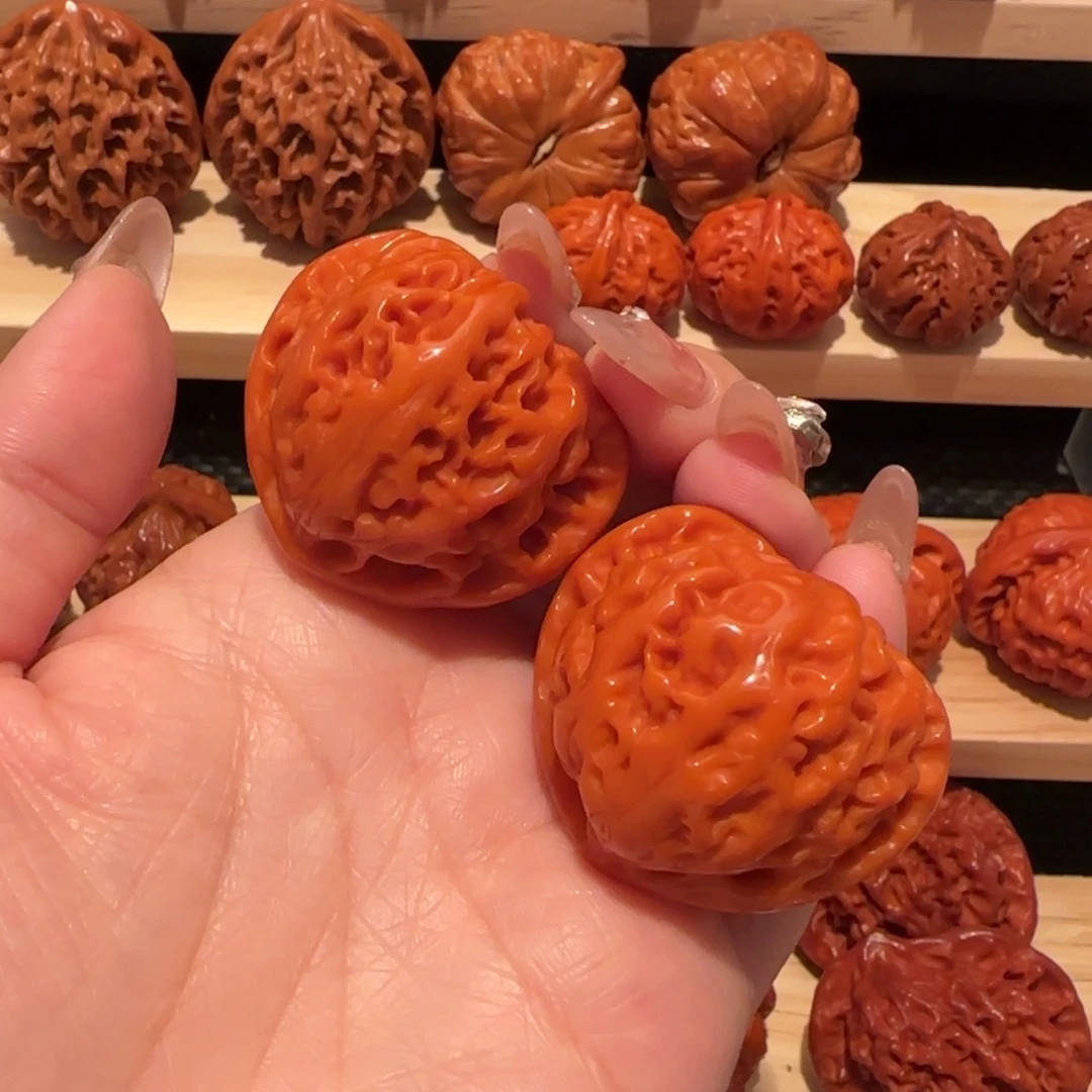 文玩核桃吊坠玉化桃心宫灯38精品2444