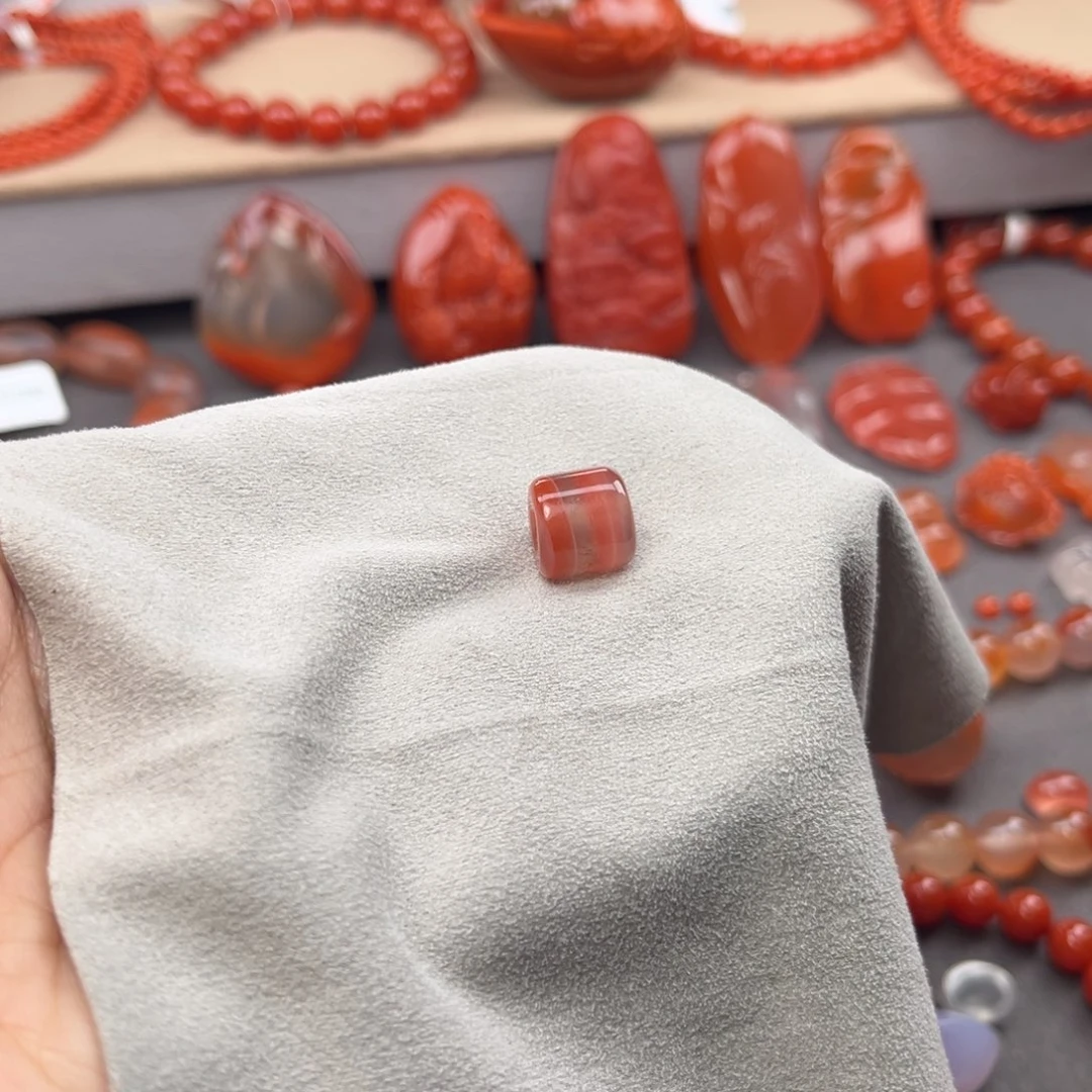 南红玛瑙未镶嵌颈饰