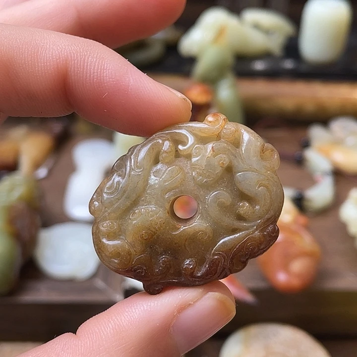 和田玉（糖玉）未镶嵌颈饰