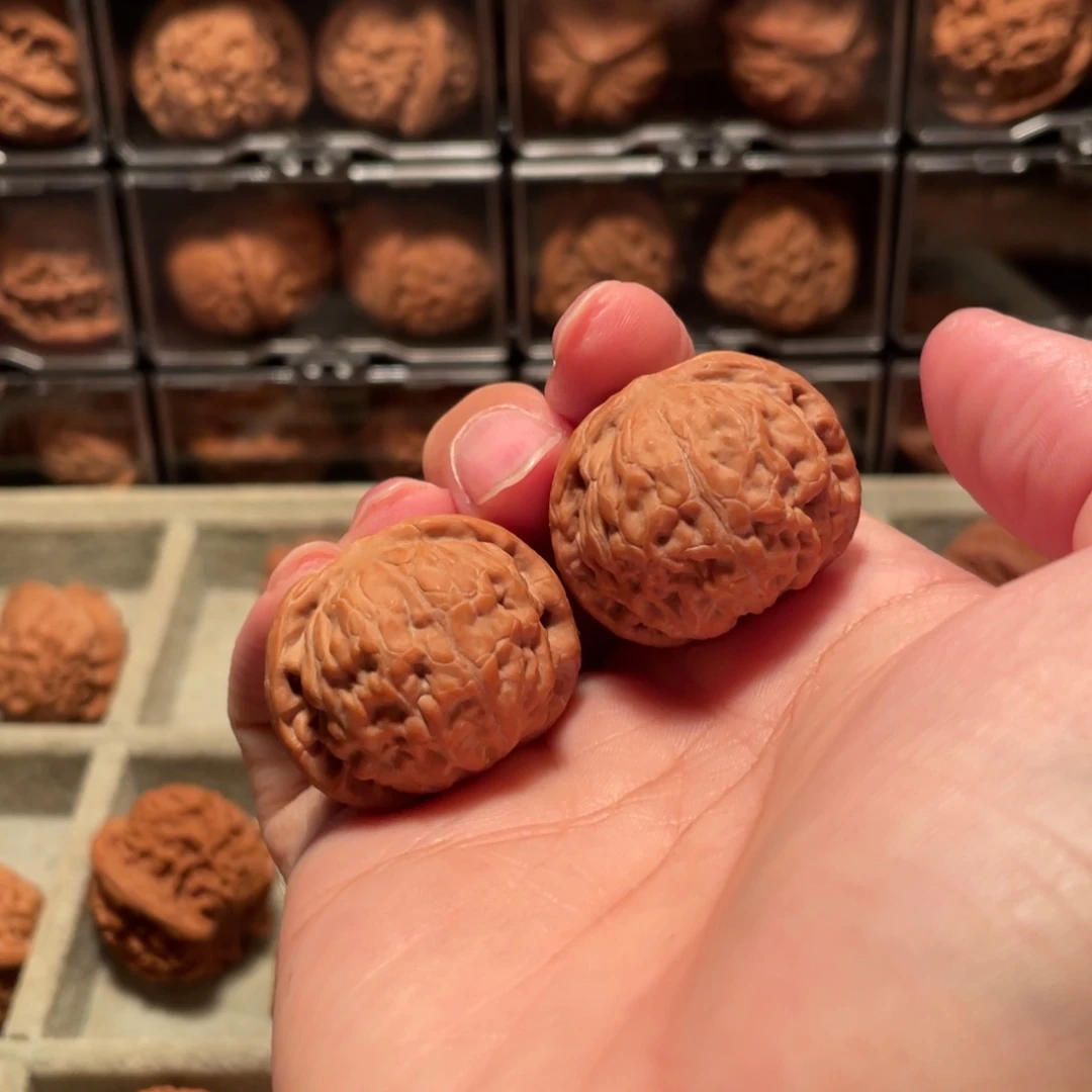 夏****文玩核桃把件33小莲花