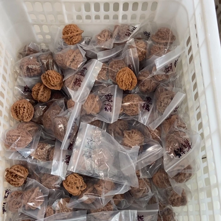 吊坠文玩核桃蝴蝶红