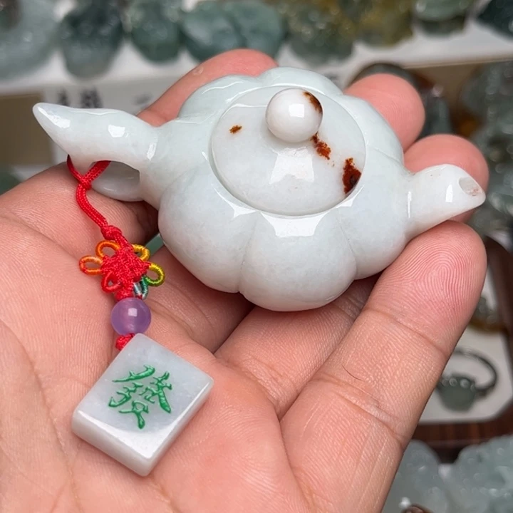 翡翠未镶嵌颈饰把把壶