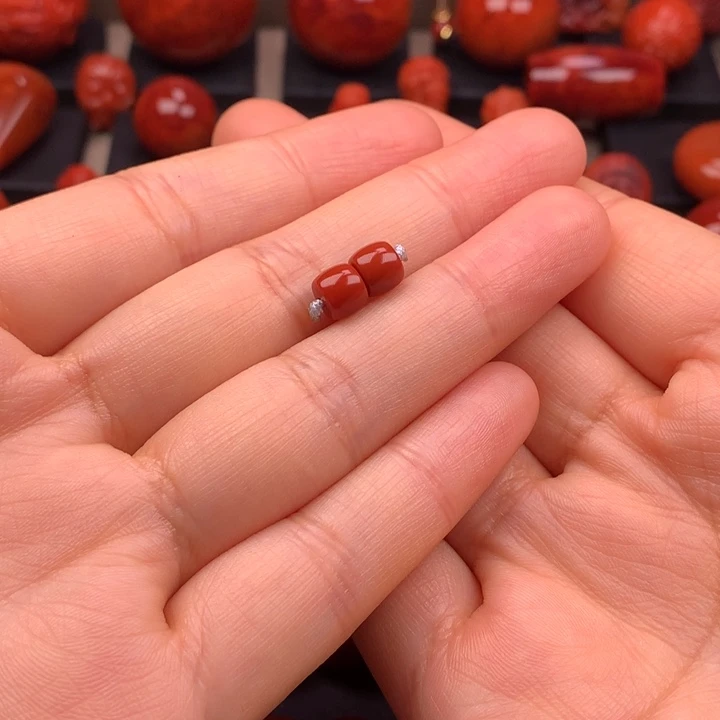 南红玛瑙未镶嵌直切对珠6.1MM