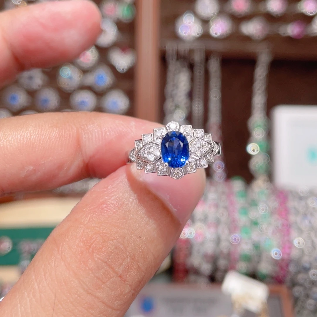 戒指蓝宝石18K金镶嵌1.15ct 皇家蓝