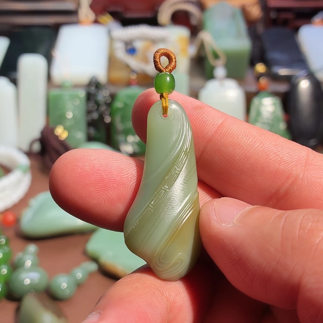 随***心和田玉（碧玉）未镶嵌吊坠(不含链)