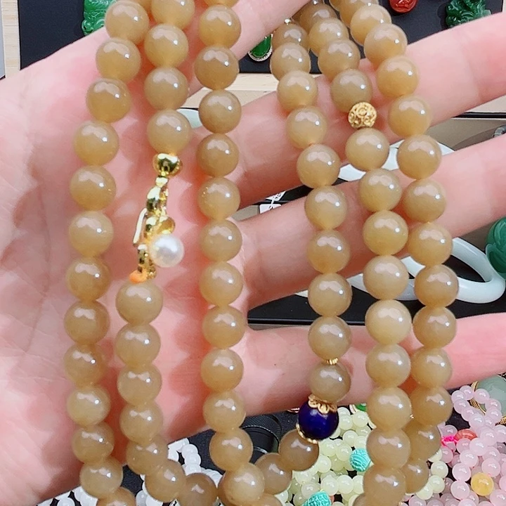 颈饰未镶嵌和田玉（糖玉）
