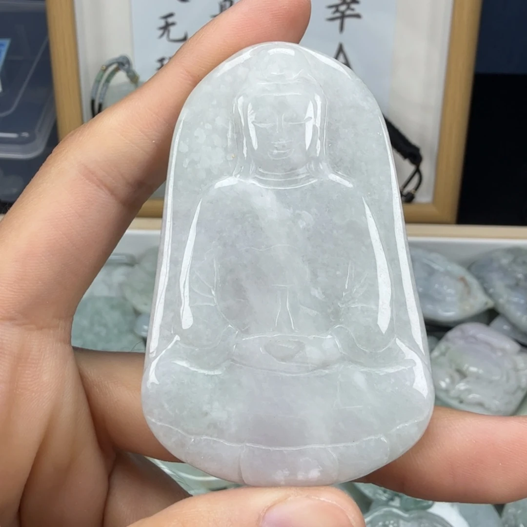 翡翠挂件未镶嵌翡翠