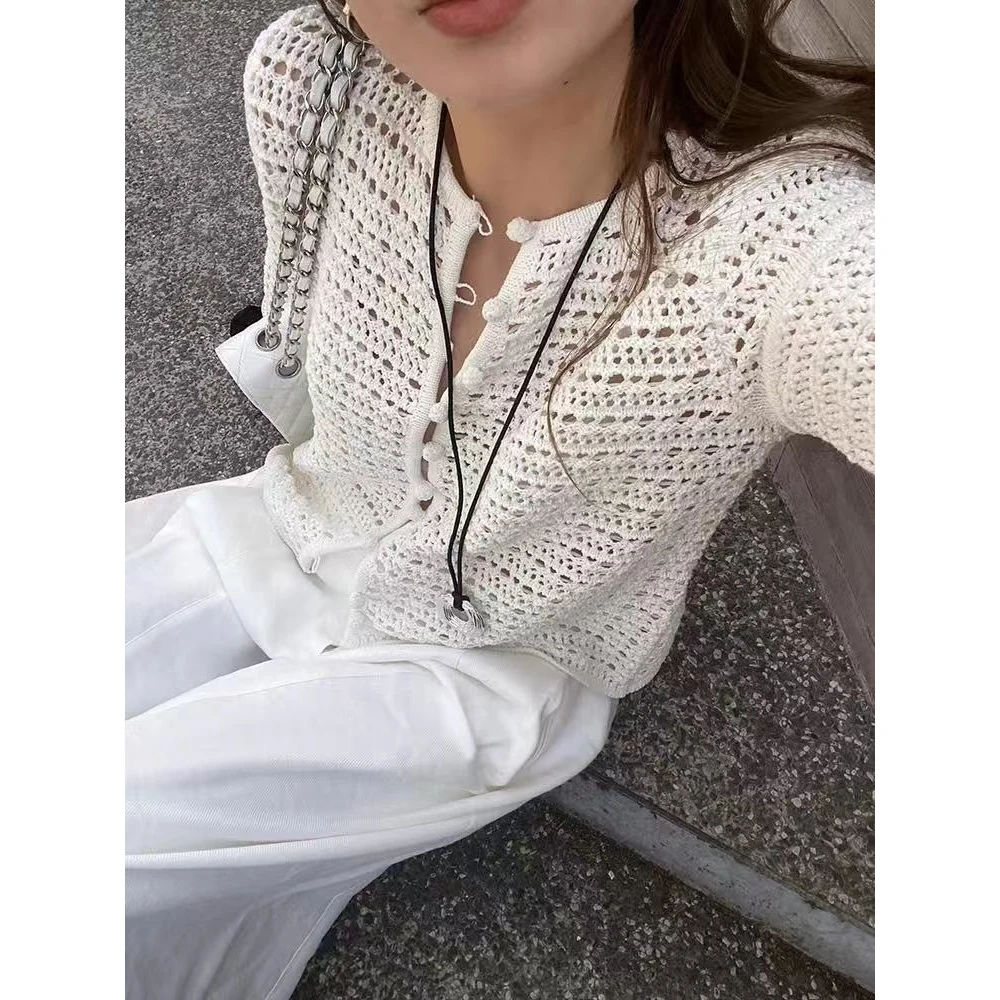 被惊艳到了！巨漂亮！独特小衫高级感轻奢减龄洋气白色针织镂空罩衫