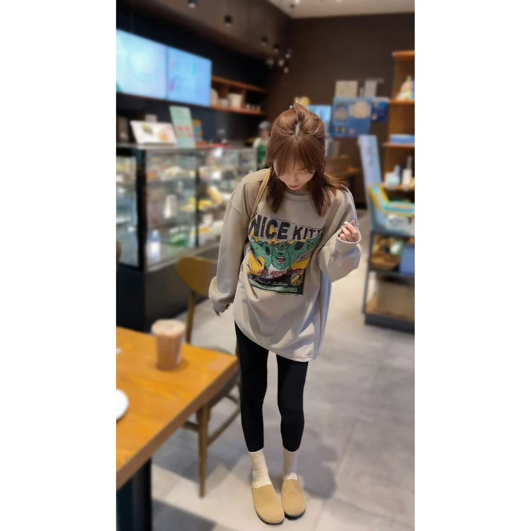 QiongQiong人手款！秋季新款圆领做旧卡通印花图案宽松卫衣