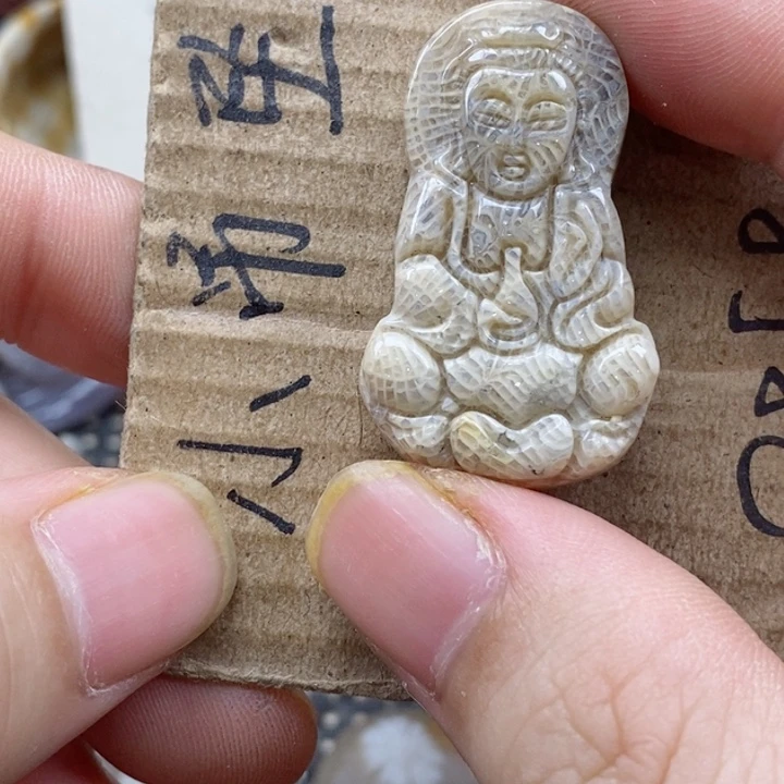 颈饰未镶嵌硅化珊瑚（珊瑚玉）乁****ㄏ