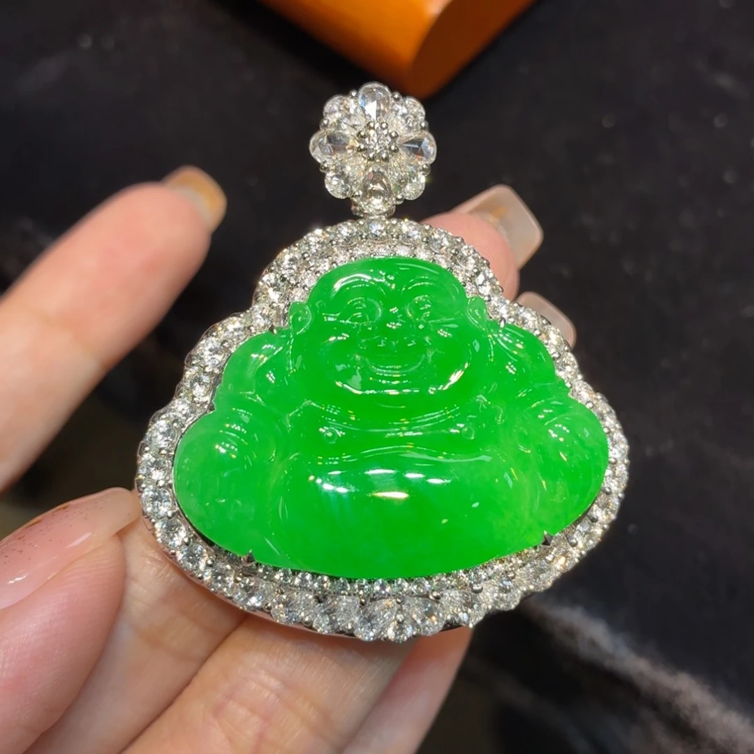 翡翠18K金镶嵌颈饰天然缅甸翡翠