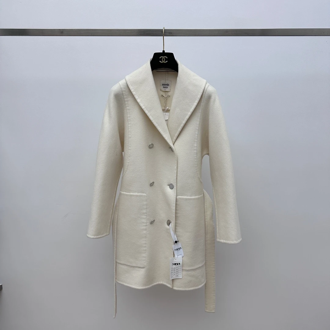未使用 Hermes/爱马仕 米白色山羊绒大衣  36码 01111