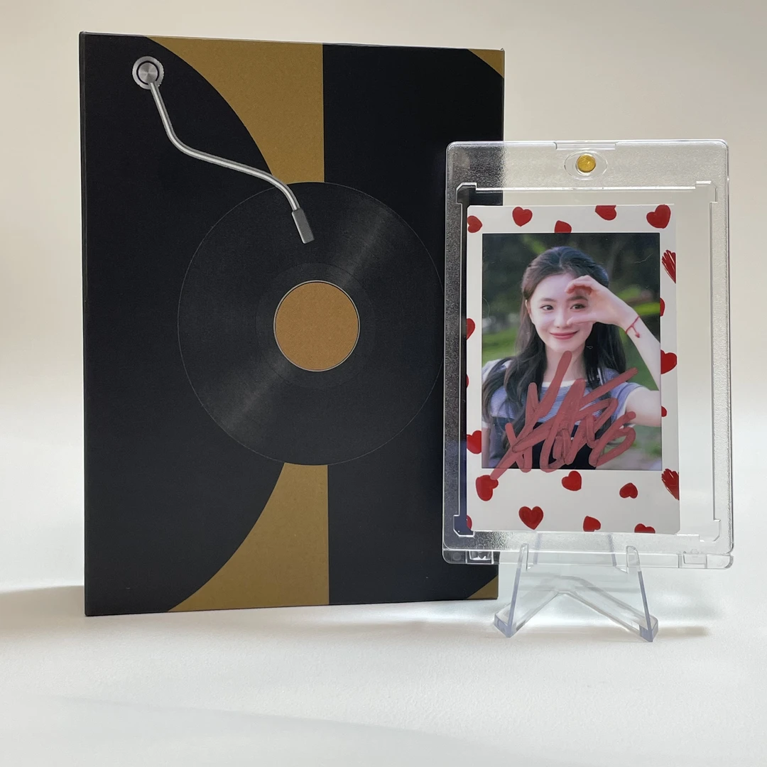 A5509【刘浩存】爱心 正品签名3寸拍立得照片