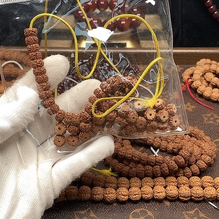 慎***o吊坠金刚菩提二代龙手持