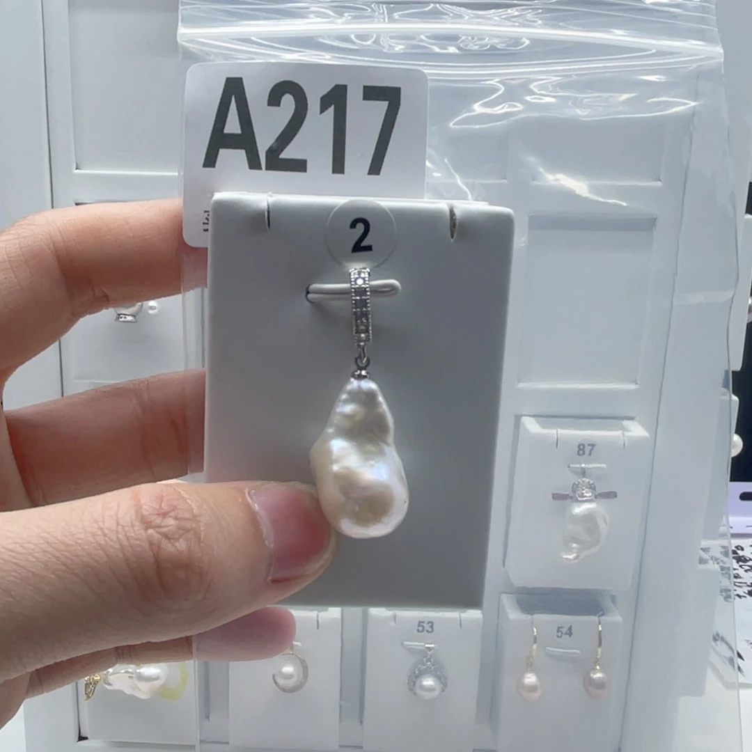 淡水珍珠合金颈饰