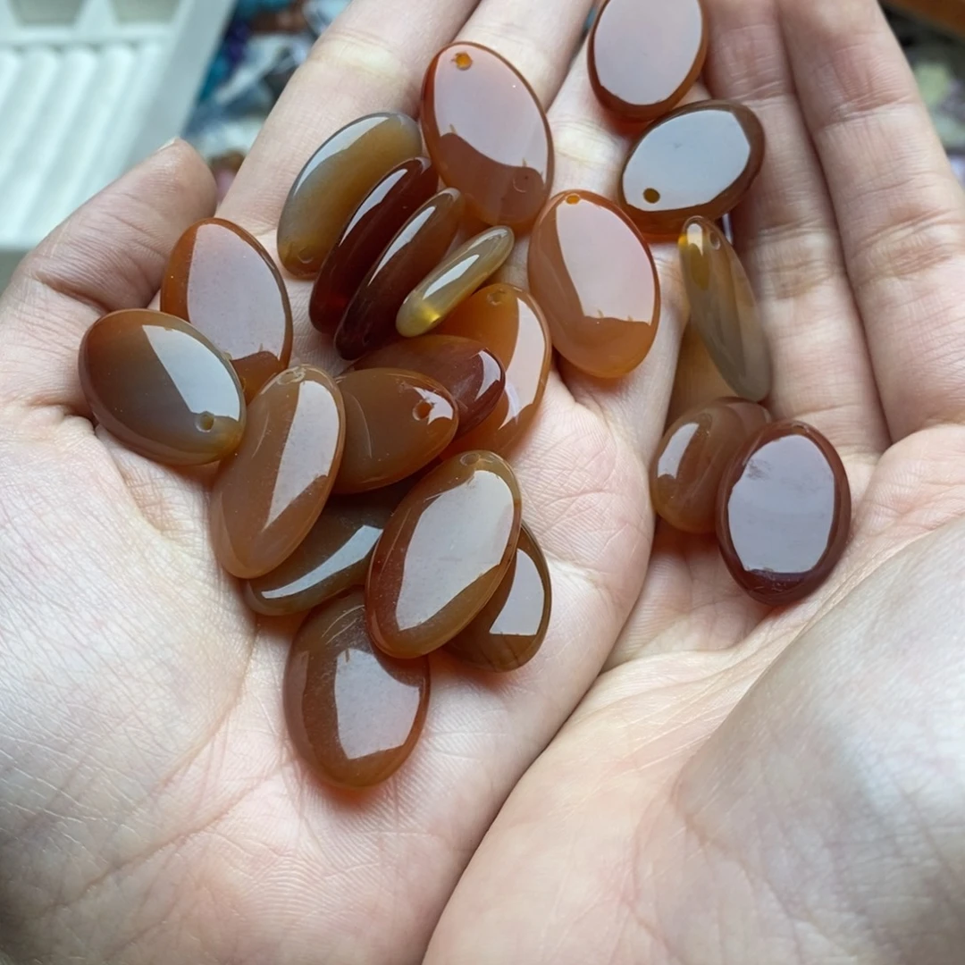 玛瑙/玉髓未镶嵌珠宝半成品九个装纯天然玛瑙吊坠孔