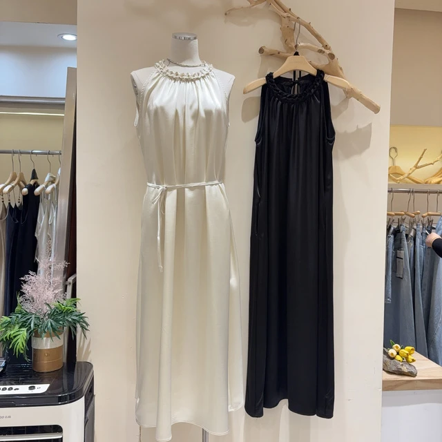 法式温柔度假风挂脖连衣裙女宽松大版缎面垂坠质感裙子长裙百搭