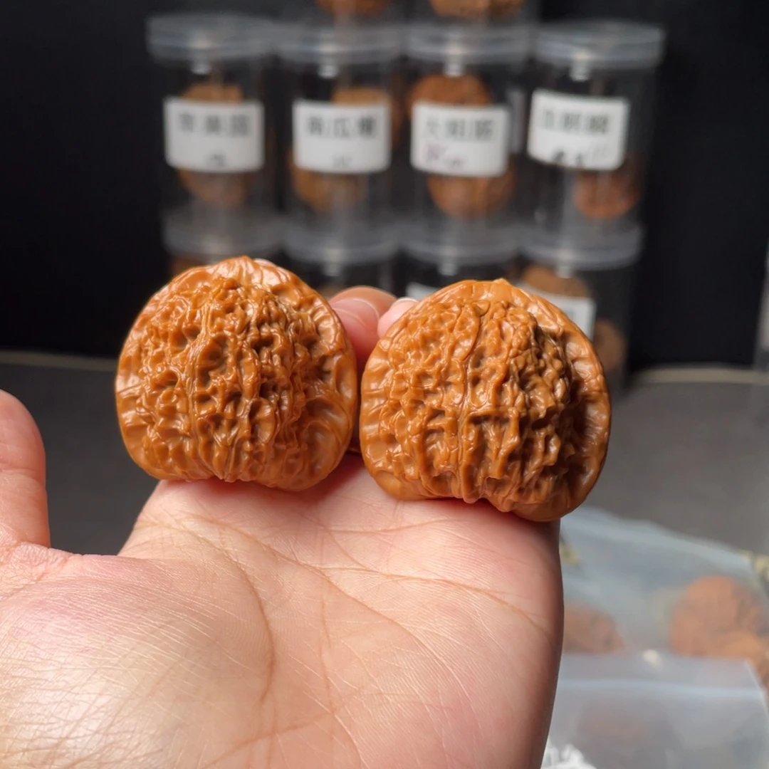 文玩核桃把件41血麒麟