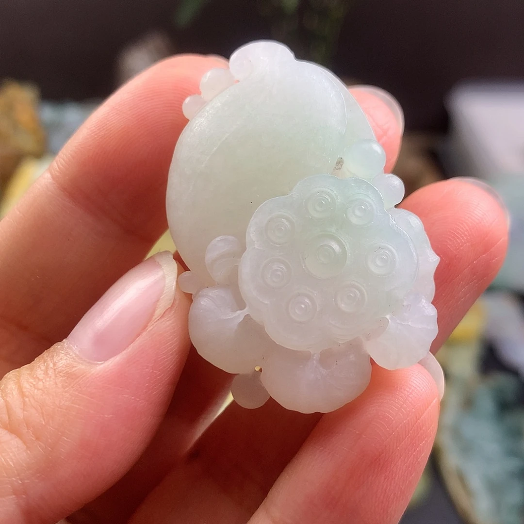 定制翡翠未镶嵌莲