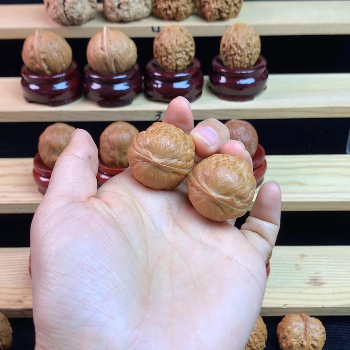 吊坠文玩核桃玉石金蟾