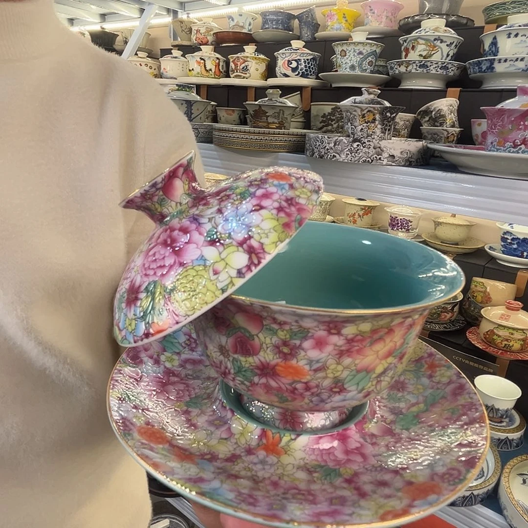 这些盖碗很漂亮！！！