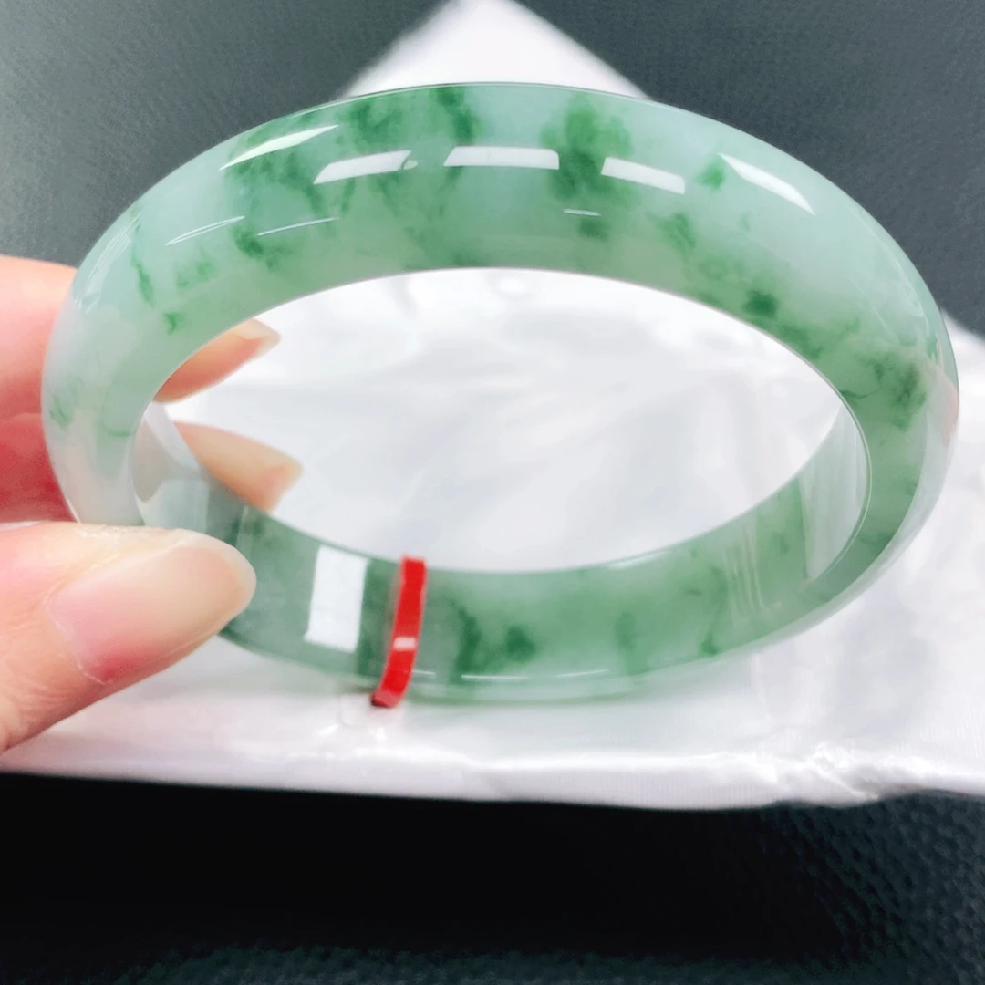 翡翠未镶嵌手镯57圈