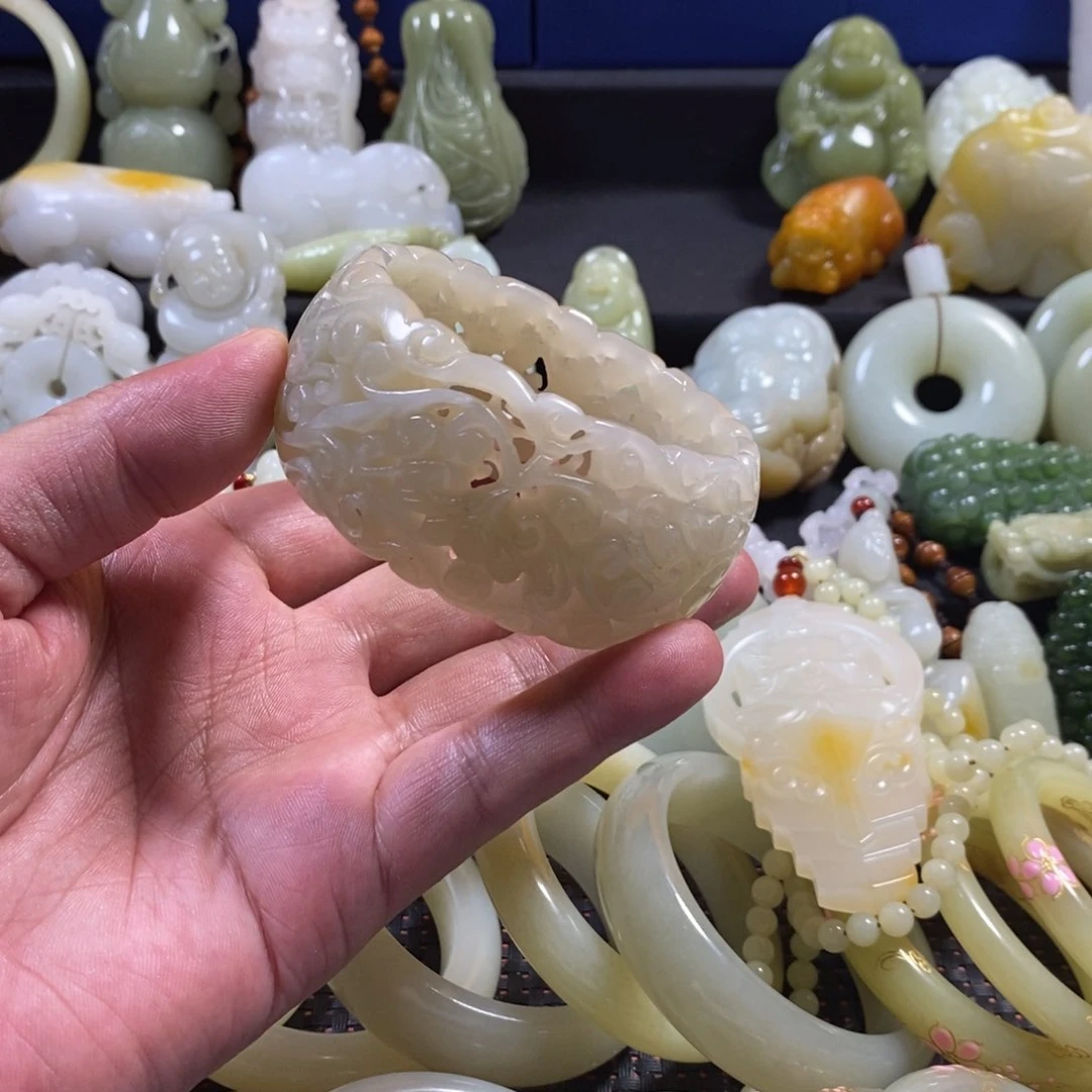 和田玉未镶嵌挂件