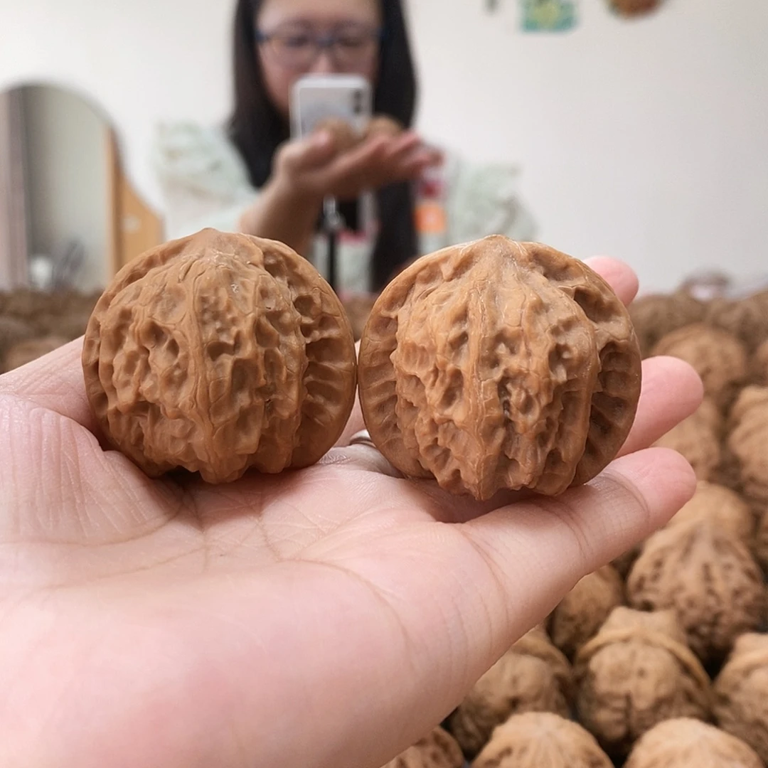 文玩核桃吊坠野狼40