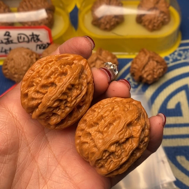 吊坠桃核红锦鲤38核桃