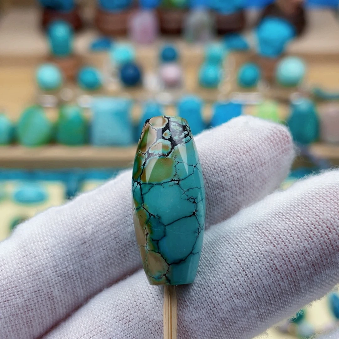 唯***蚀绿松石未镶嵌珠宝奇石