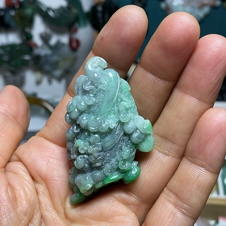 翡翠未镶嵌吊坠(赠链)