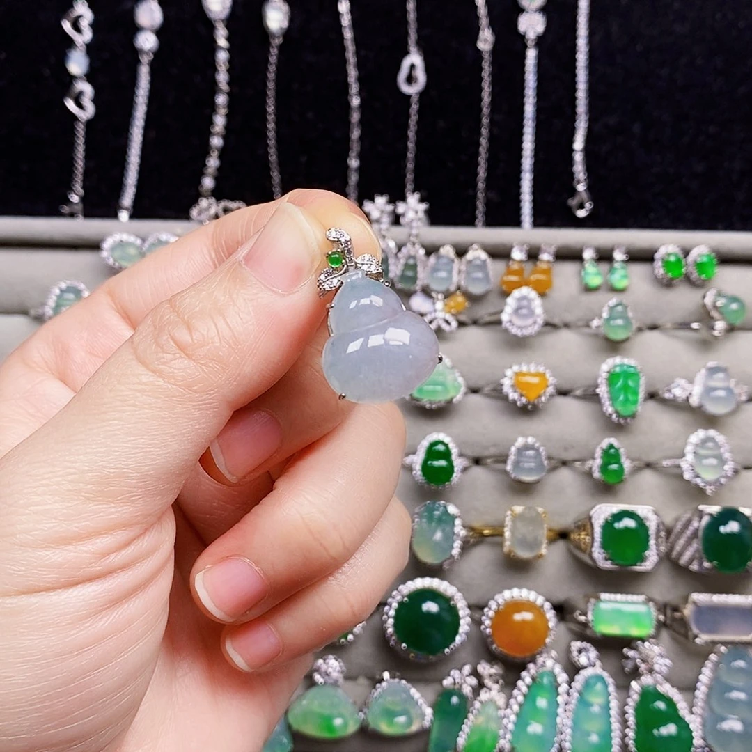 翡翠银S925镶嵌颈饰葫芦