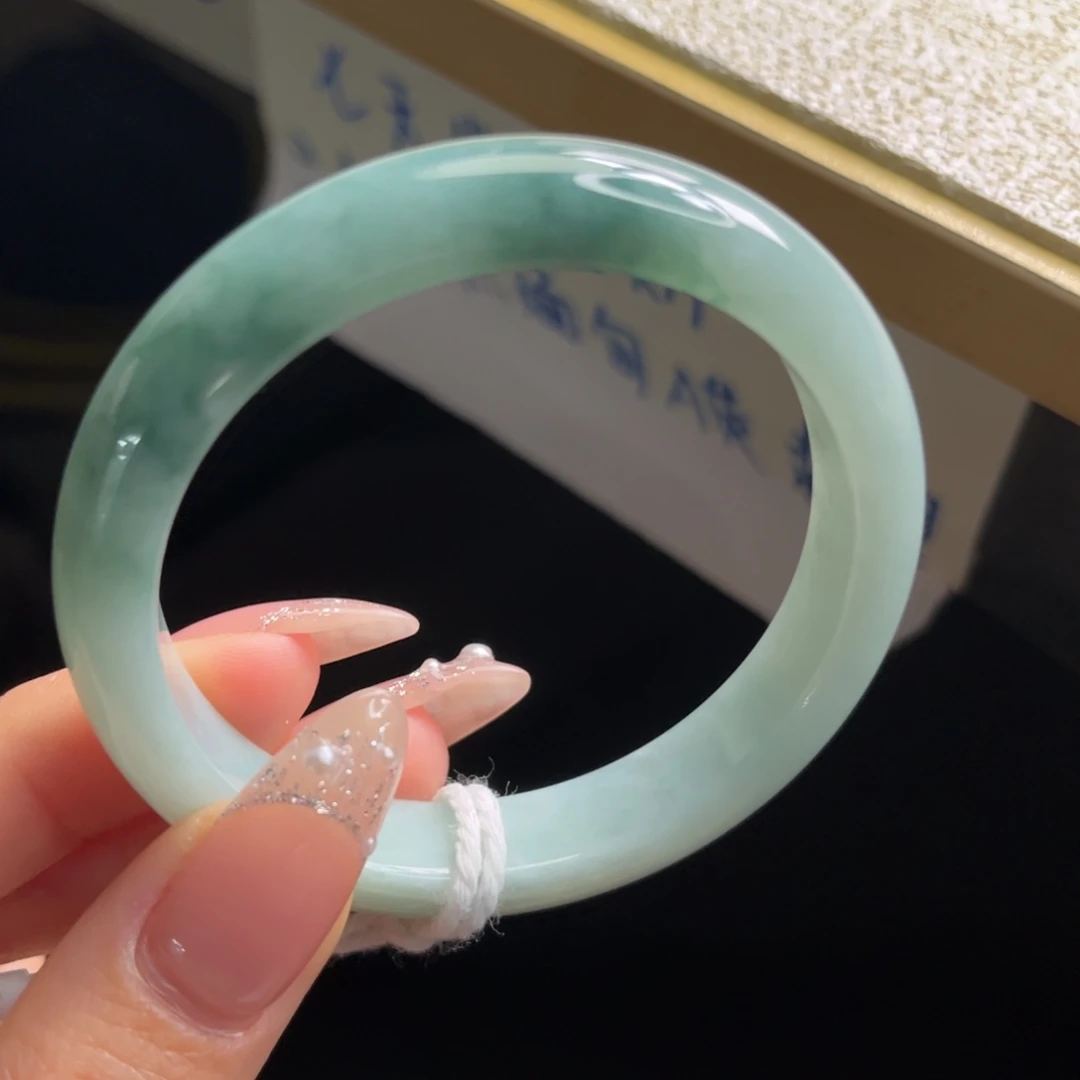 翡翠未镶嵌手镯手镯