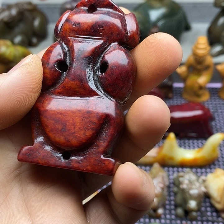 未镶嵌蛇纹石玉颈饰