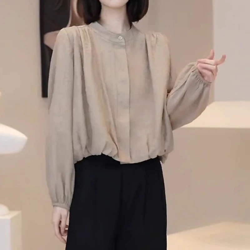 春秋爆款压褶感小众设计单排扣圆领短衬衫气质休闲耐看纯色上衣女