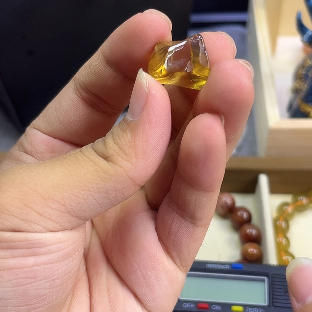 颈饰水晶未镶嵌黄水晶