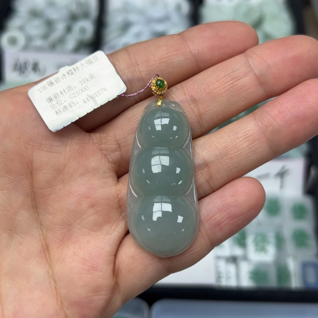 翡翠颈饰未镶嵌福豆