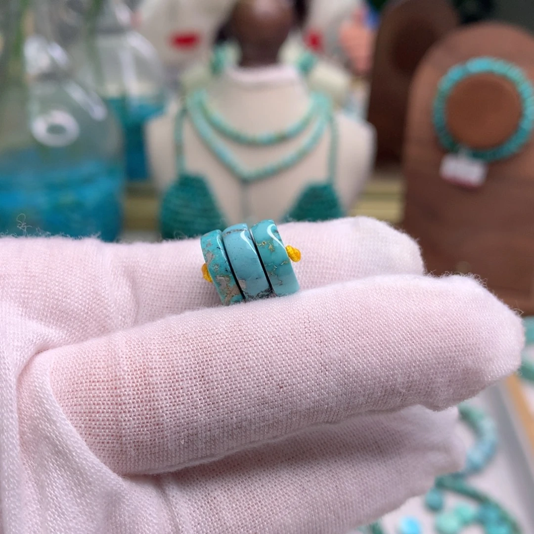 绿松石未镶嵌饰品