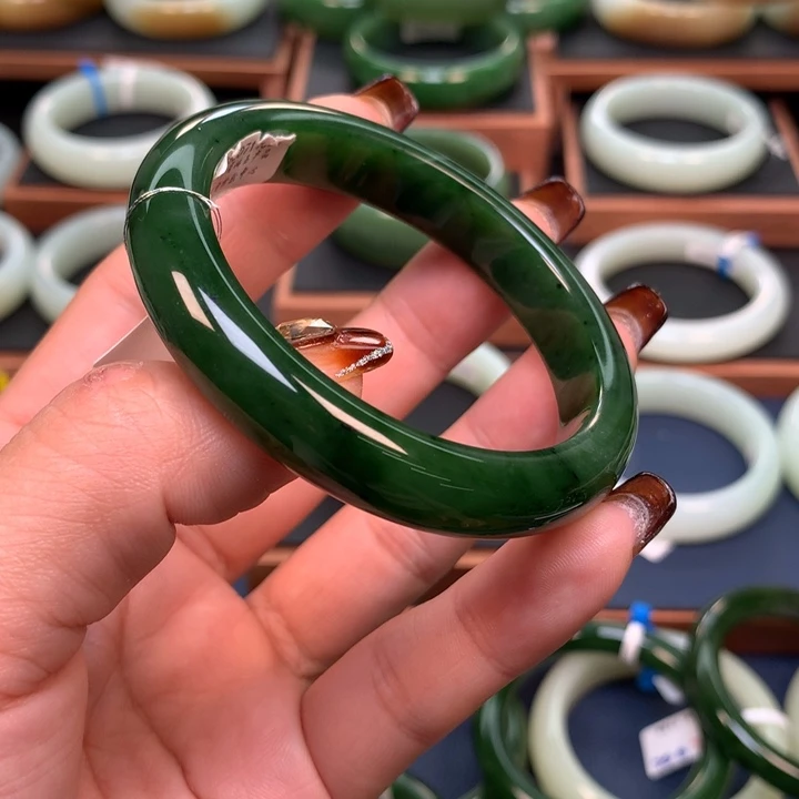 和田玉（碧玉）手镯未镶嵌