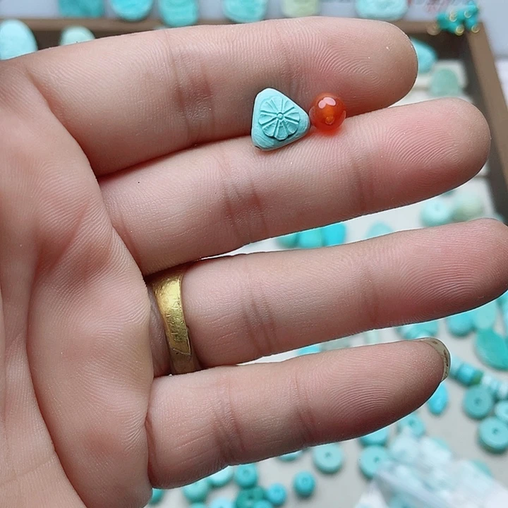 该****南红玛瑙未镶嵌颈饰304