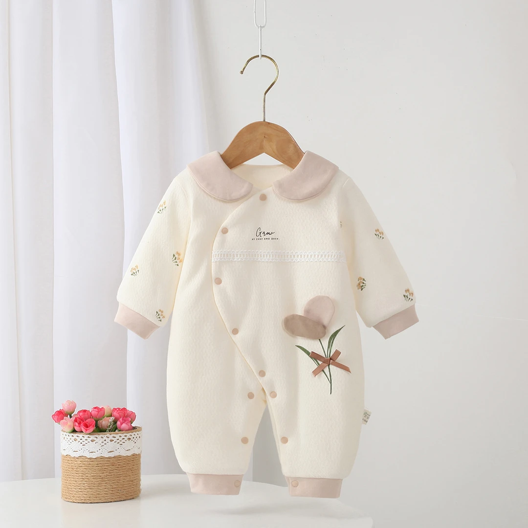 2025年冬季大偏襟连体衣女宝宝外出服可爱连体衣200克夹棉爬爬服