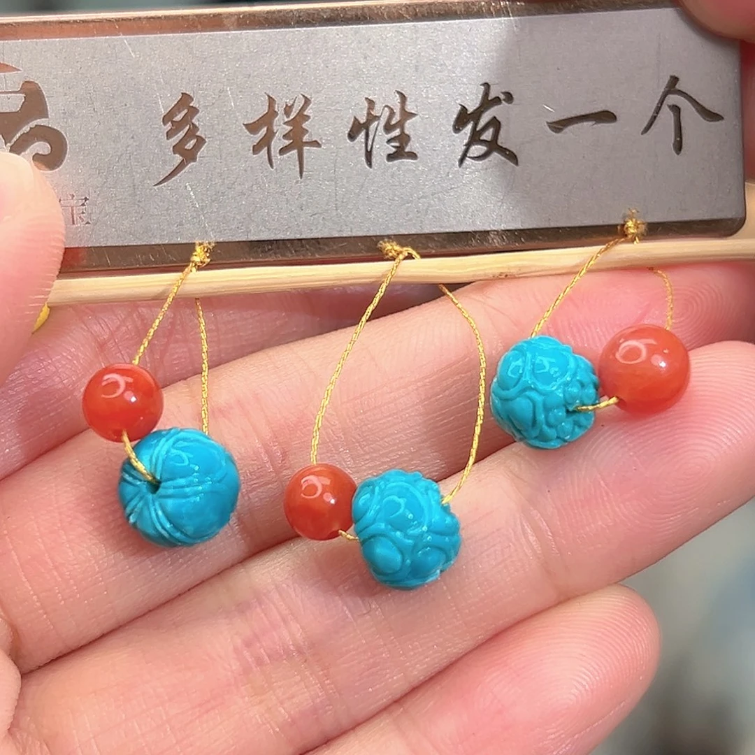 南红玛瑙未镶嵌珠宝奇石发一件，多样性发货