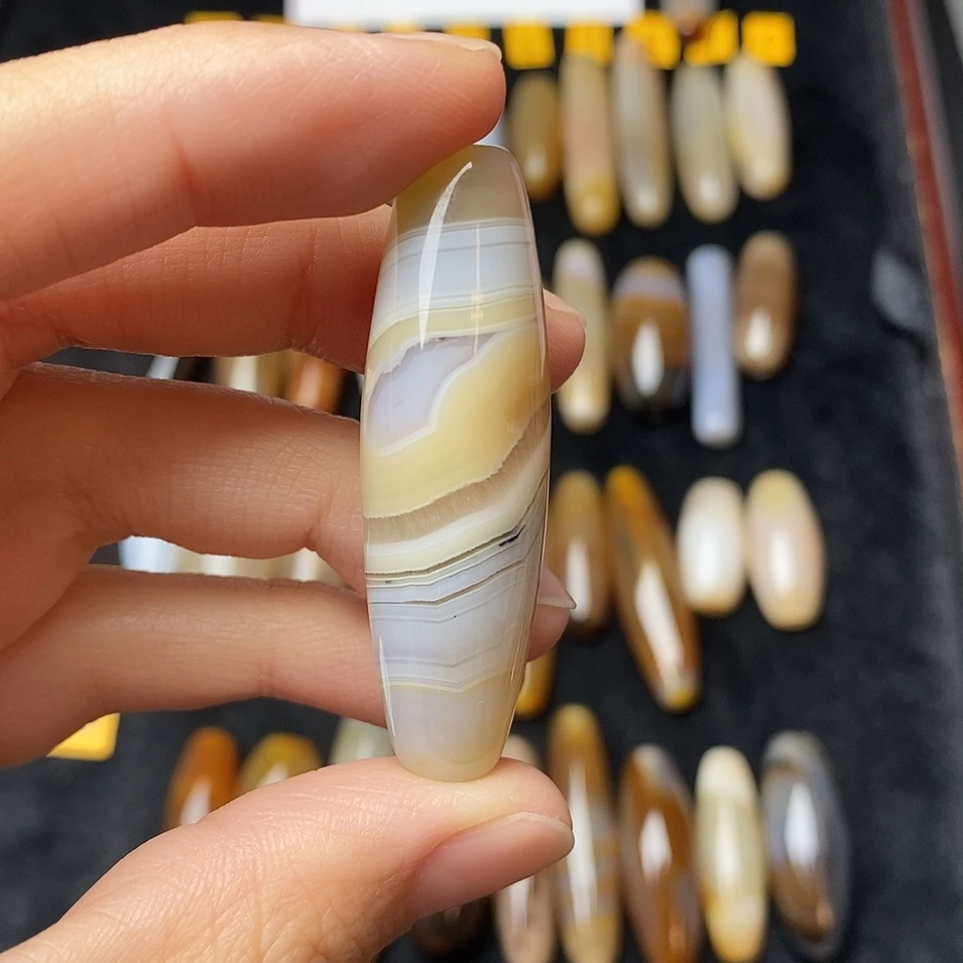 朝***昭玛瑙/玉髓未镶嵌颈饰