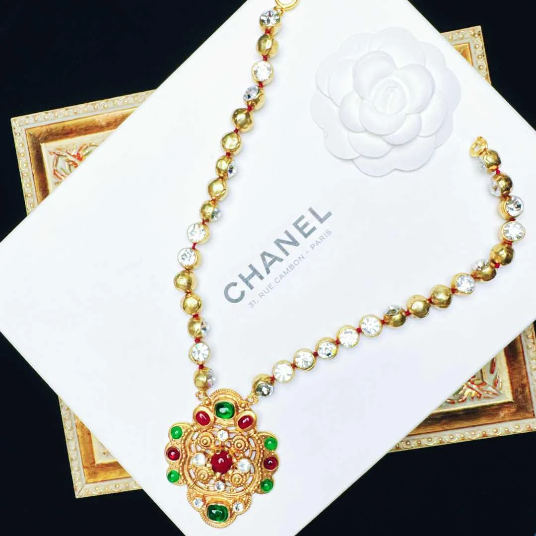 95新 Chanel/香奈儿 柚礼/香奈儿素金莱茵石红绿琉璃项链HZ509071