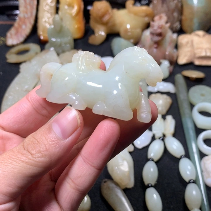 和田玉未镶嵌把件